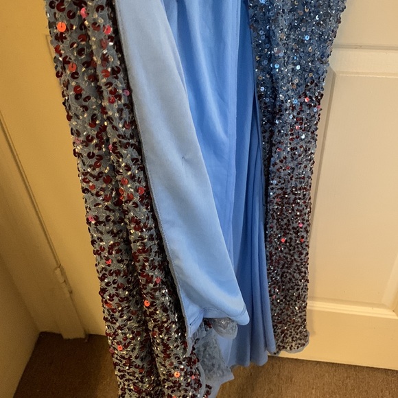 MAC DUGGAL
Cap Sleeve Sequined High Slit Gown - Picture 8 of 14